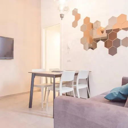 Brand New In Porta Romana Апартаменты *